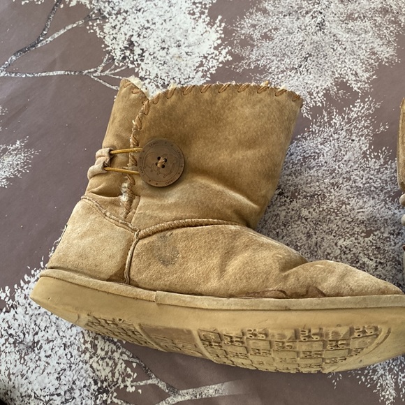 Booties - Picture 6 of 9